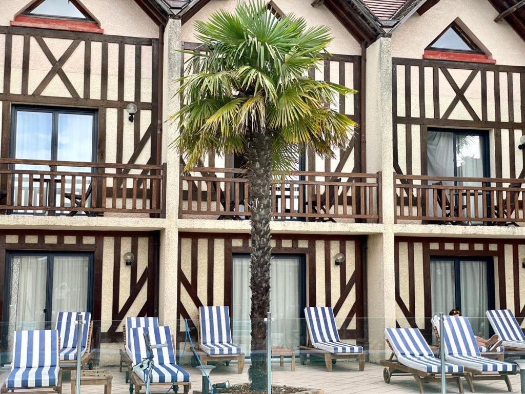 Logis Le Clos Deauville Saint Gatien Buitenkant foto