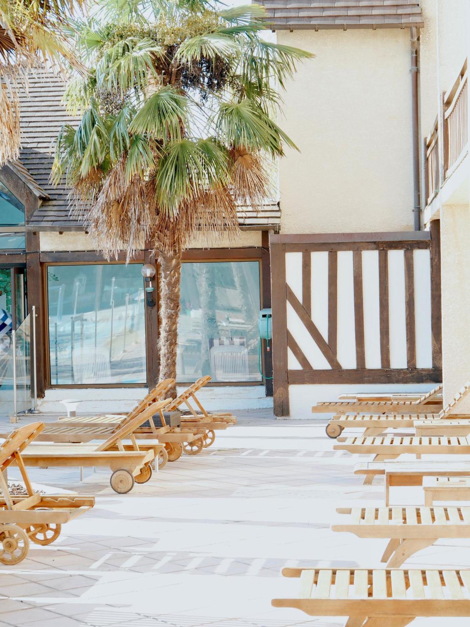 Logis Le Clos Deauville Saint Gatien Buitenkant foto